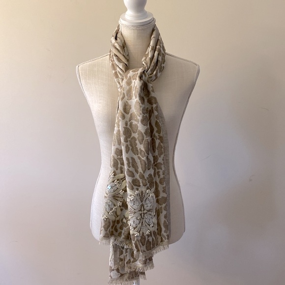 Loft by Ann Taylor gold metallic tread embroidered flower sequins shawl, scarf - Picture 9 of 17